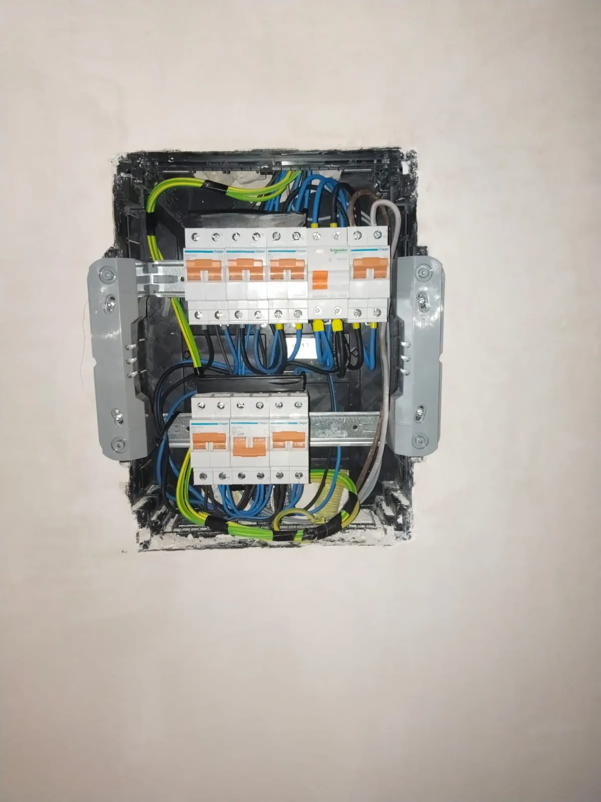 Mecanismo eléctrico abierto
