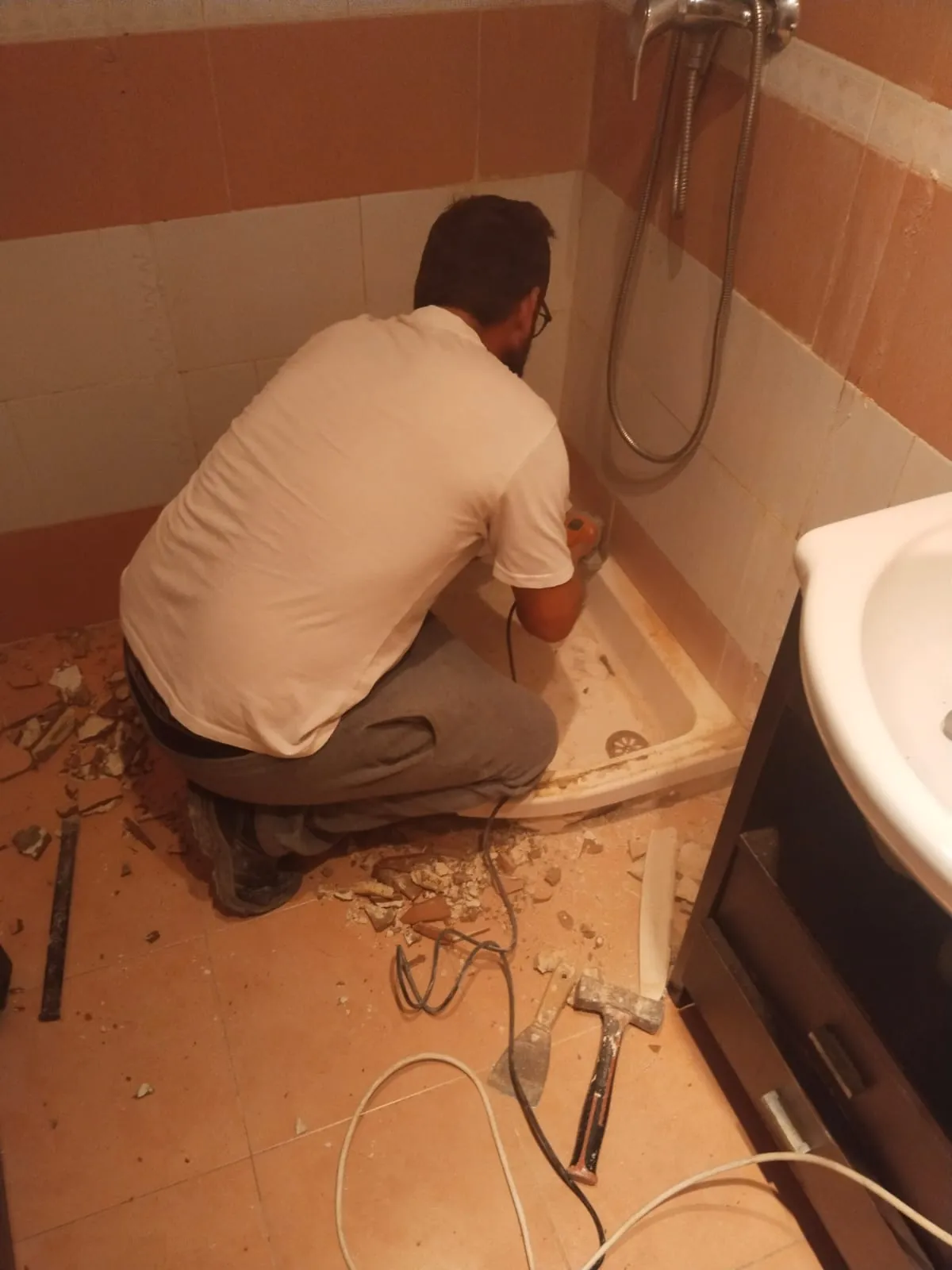 Trabajo en plato de ducha